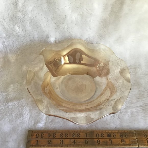 Vintage Iridescent Ruffled Edge Amber Carnival Glass Serving / Centerpiece Bowl - Picture 2 of 9